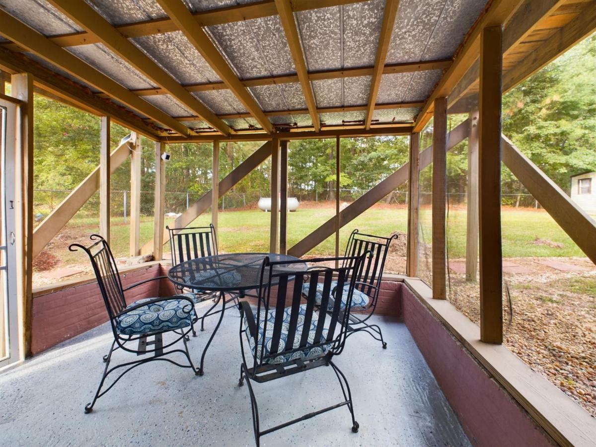 Pine Forest Zen Cottage - 10 Min To Fort Bragg Феєтвілл Екстер'єр фото